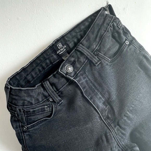 Just Black | high waisted destroyed knee skinny jeans - Picture 10 of 11